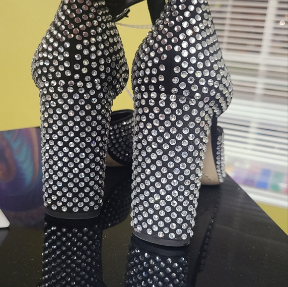 Woman's Rhinestone Shoe - Picture 3 of 4